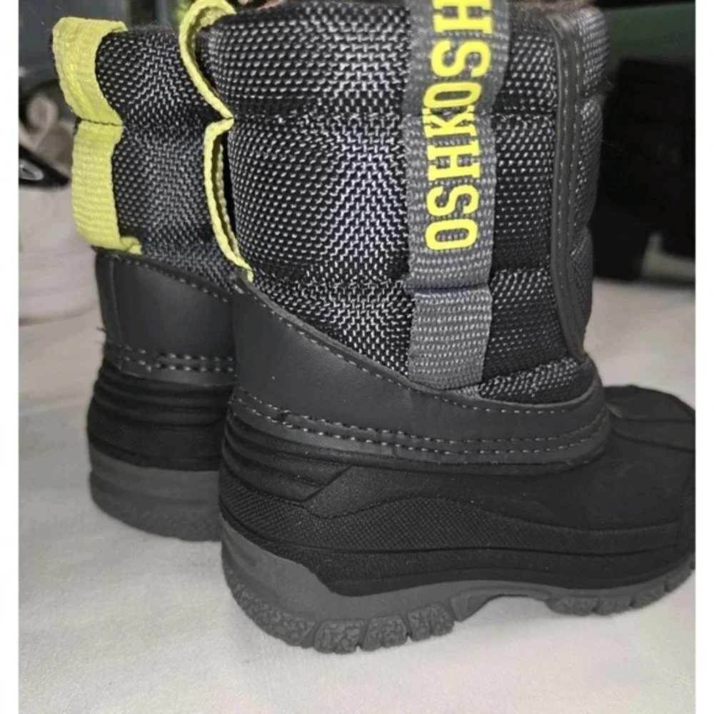 OshKosh B'Gosh Unisex-Child Splash Rain Boot Size 4M Gray And Neon‎ Green